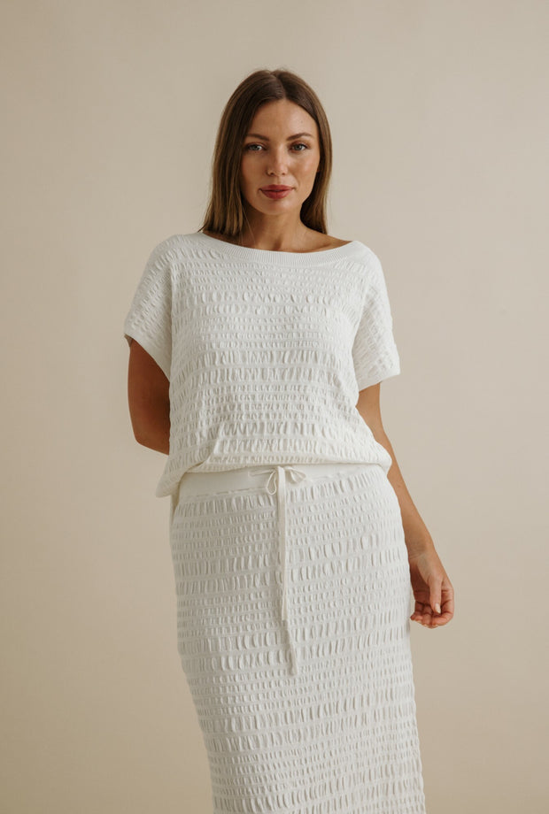 Top - Waves Pleat Pull Over by Talamaya